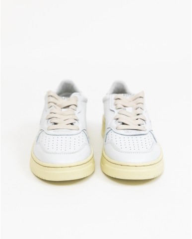 Autry - Women's Medalist Leather Shoe White AULW LL15 CON