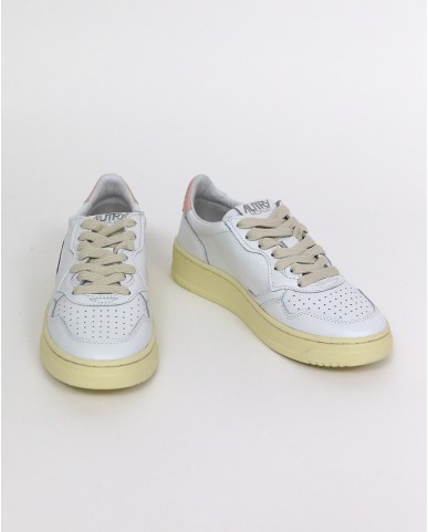 Autry - Medalist Leather White/Pink Women's Shoe AULW LL16 CON