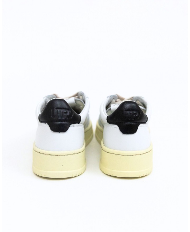 Autry - Medalist Women's White/Black Leather Shoe AULW LL22 CON