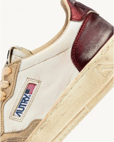 Autry - Women's Medalist Supervintage Leather Shoe Platinum/Bordeaux AVLW MT04 CON