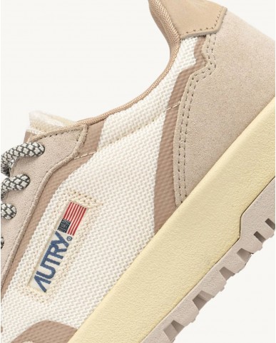 Autry - Wildplace Mesh/Suede White/Sand Women's Shoe LDLW AK03 CON