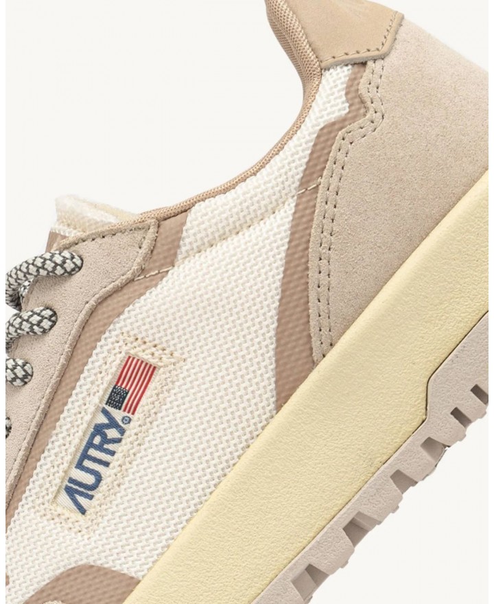 Autry - Wildplace Mesh/Suede White/Sand Women's Shoe LDLW AK03 CON