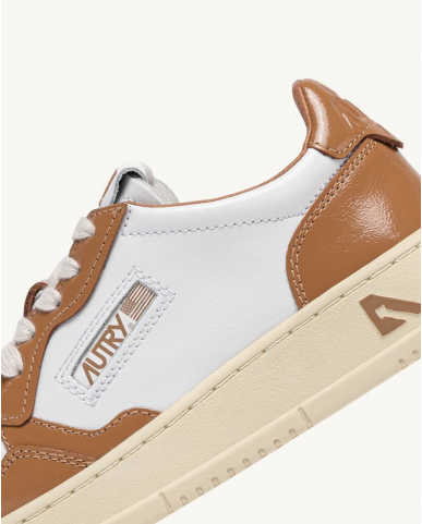 Autry - Women's Medalist Shoe Lacquered Bicolor Leather Camel AULW RT02 CON