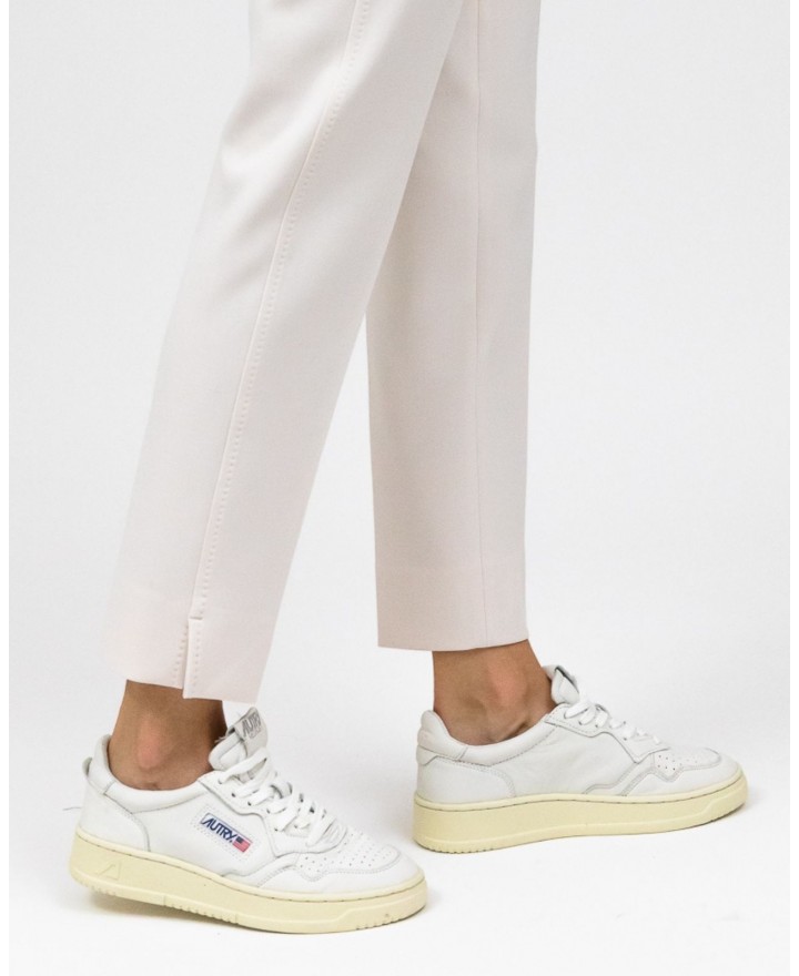 Autry - Women's Medalist Leather Capretto Shoe White AULW GG04 CON