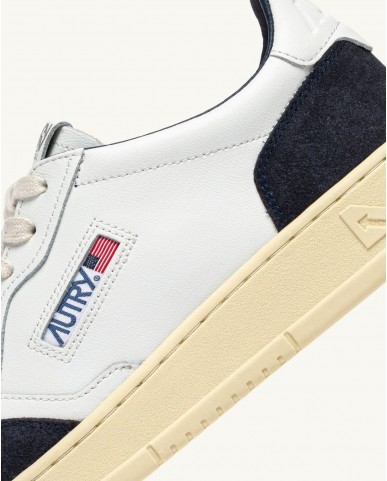 Autry - Medalist Shoe Soft Leather/Suede White/Blue Men's AULM FT07 CON