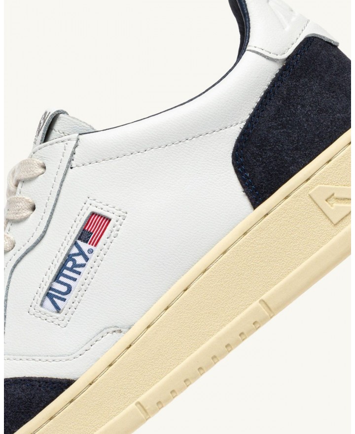 Autry - Medalist Shoe Soft Leather/Suede White/Blue Men's AULM FT07 CON