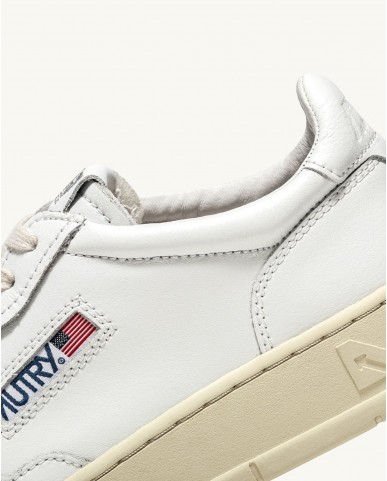 Autry - Women's Medalist Leather Shoe White AULW LL15 CON