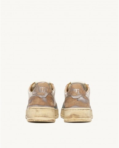 Autry - Medalist Supervintage Laminated Light Blue Women's Shoe AVLW MT12 CON