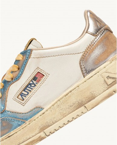 Autry - Medalist Supervintage Laminated Light Blue Women's Shoe AVLW MT12 CON